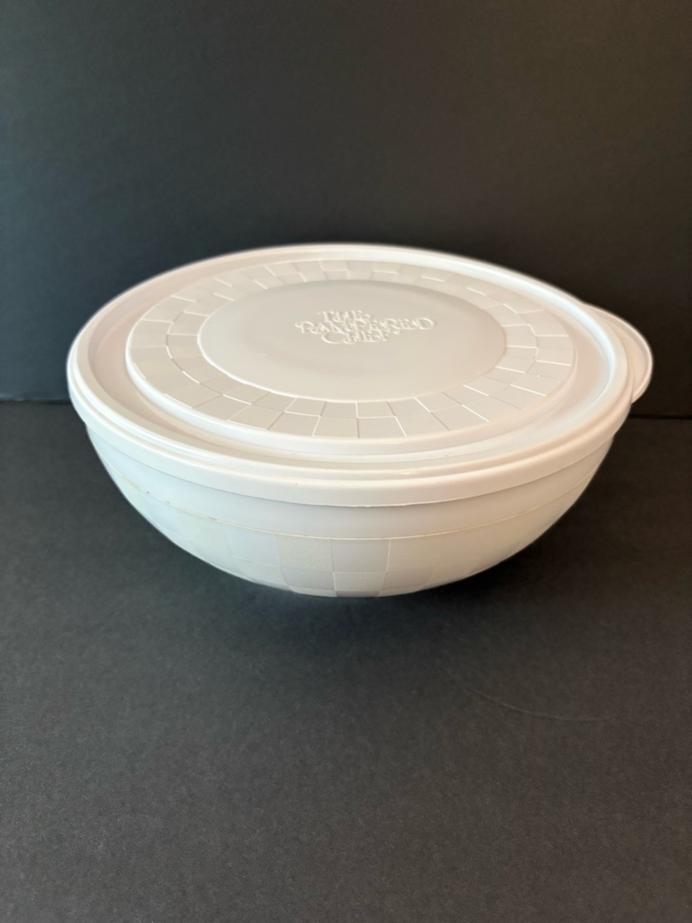 The Pampered Chef 3 QT  Chillzanne Bowl with Lid 2785